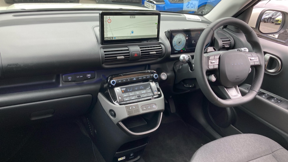 Hyundai INSTER 85kW 02 49kWh 5dr Auto Electric Hatchback - Image 9