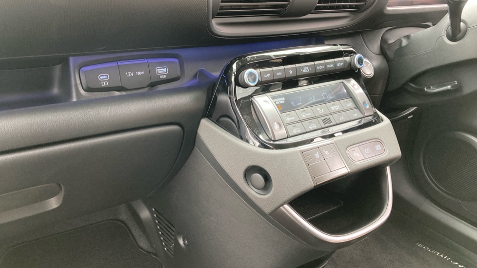 Hyundai INSTER 85kW 02 49kWh 5dr Auto Electric Hatchback - Image 13