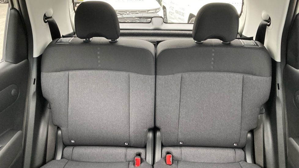 Hyundai INSTER 85kW 02 49kWh 5dr Auto Electric Hatchback - Image 15