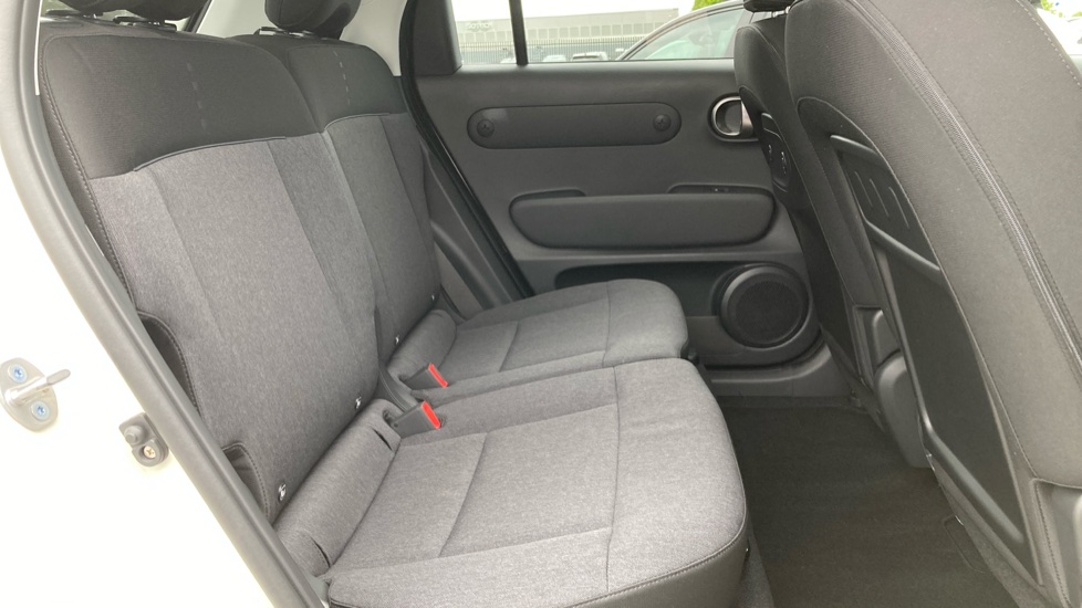 Hyundai INSTER 85kW 02 49kWh 5dr Auto Electric Hatchback - Image 16