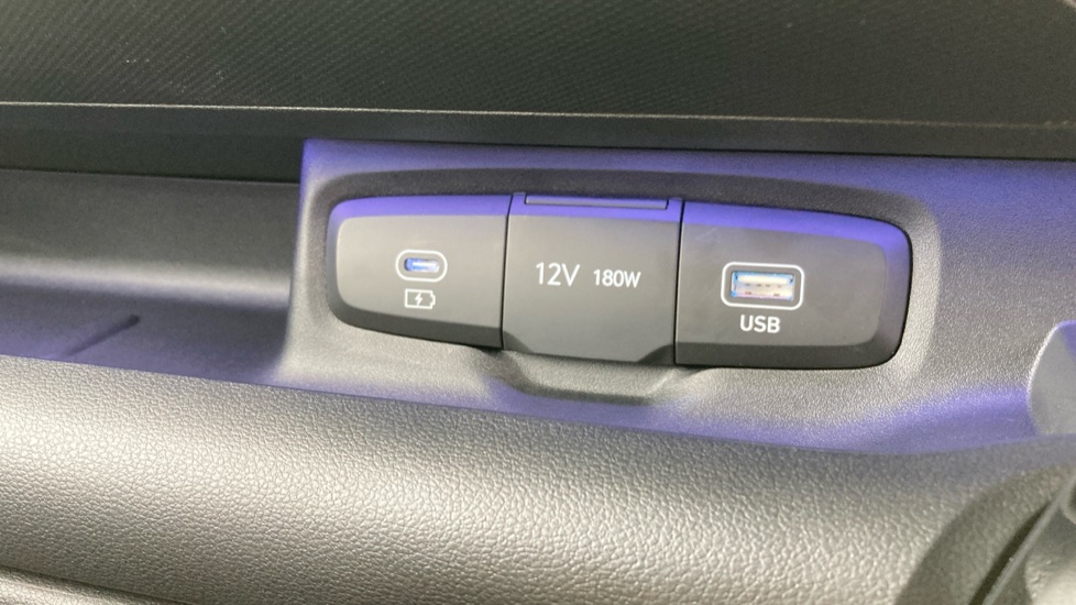 Hyundai INSTER 85kW 02 49kWh 5dr Auto Electric Hatchback - Image 20