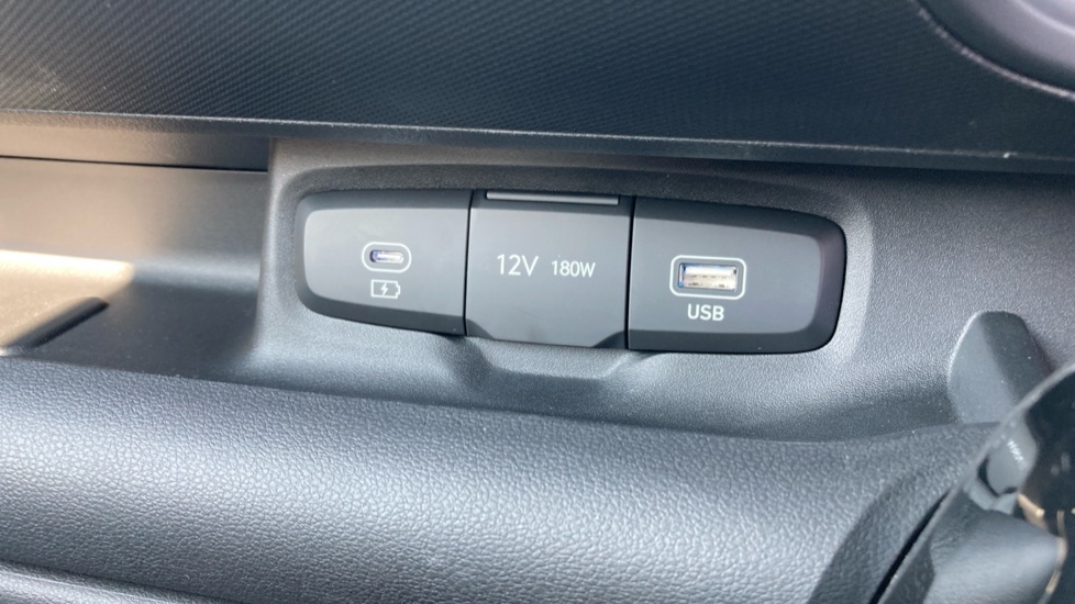 Hyundai INSTER 85kW 01 49kWh 5dr Auto Electric Hatchback - Image 31