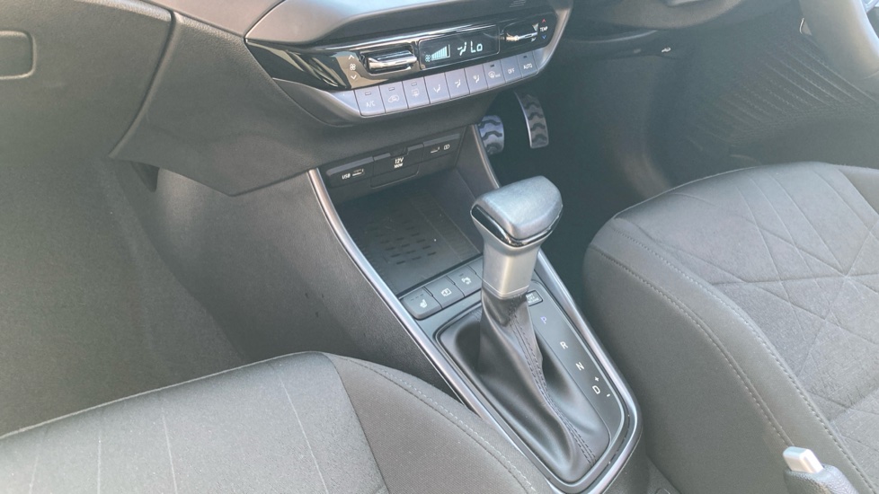 Hyundai BAYON 1.0 TGDi [120] 48V MHEV Premium 5dr DCT Petrol Hatchback - Image 13
