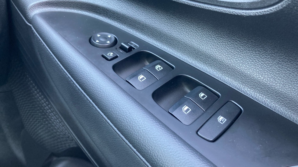 Hyundai BAYON 1.0 TGDi [120] 48V MHEV Premium 5dr DCT Petrol Hatchback - Image 20