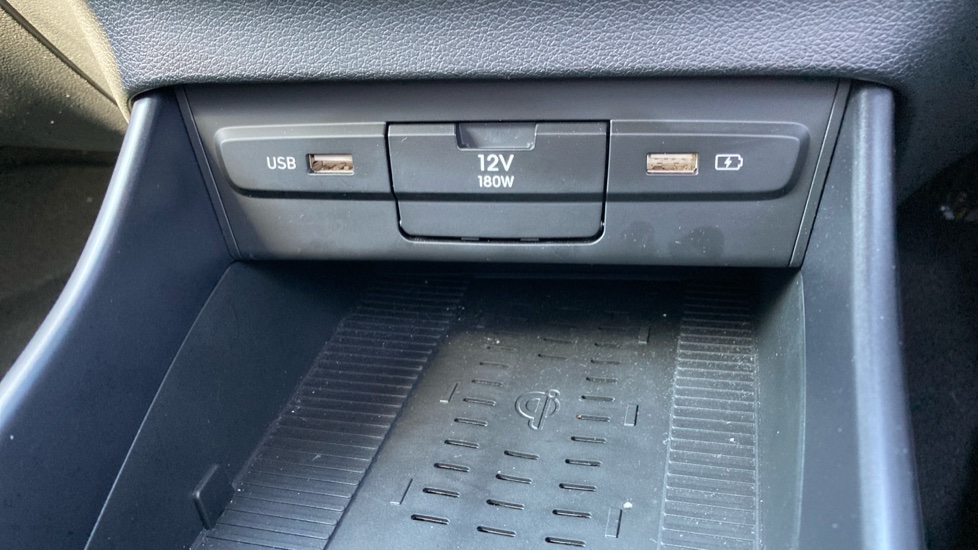 Hyundai BAYON 1.0 TGDi [120] 48V MHEV Premium 5dr DCT Petrol Hatchback - Image 34