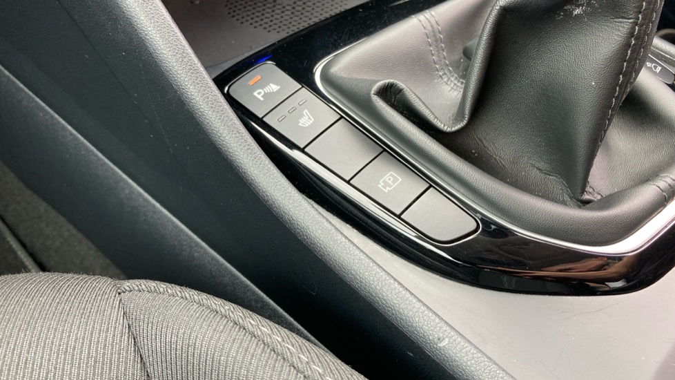 Hyundai TUCSON 1.6 TGDi Premium 5dr 2WD Petrol Estate - Image 38