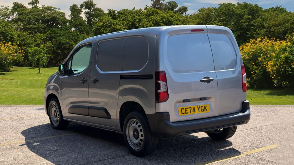 Peugeot Partner Standard Diesel 1.5 BlueHDi 100 Professional Van - Image 2