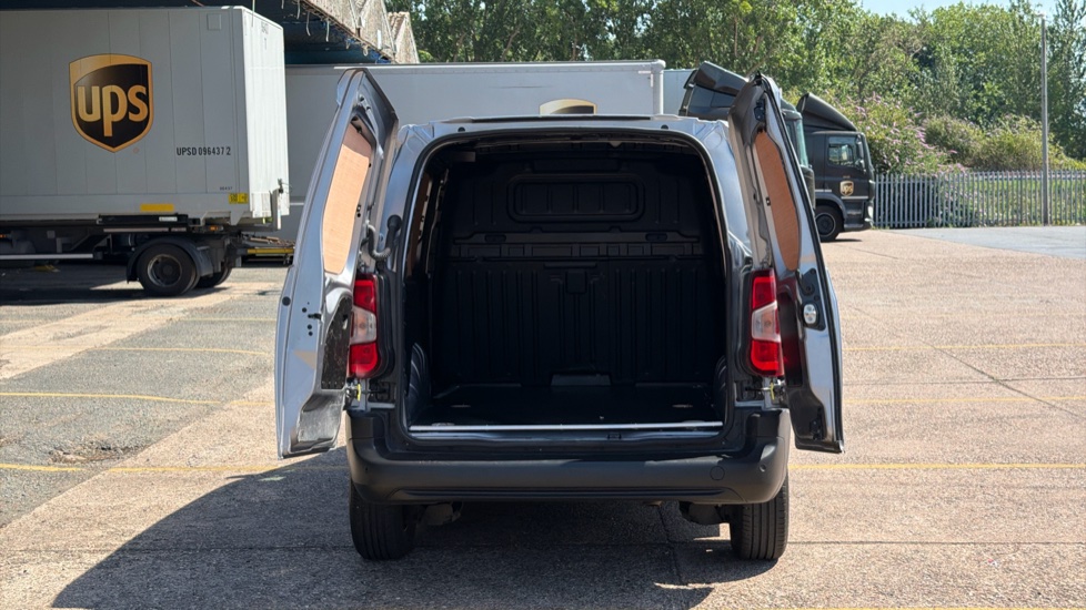 Peugeot Partner Standard Diesel 1.5 BlueHDi 100 Professional Van - Image 3