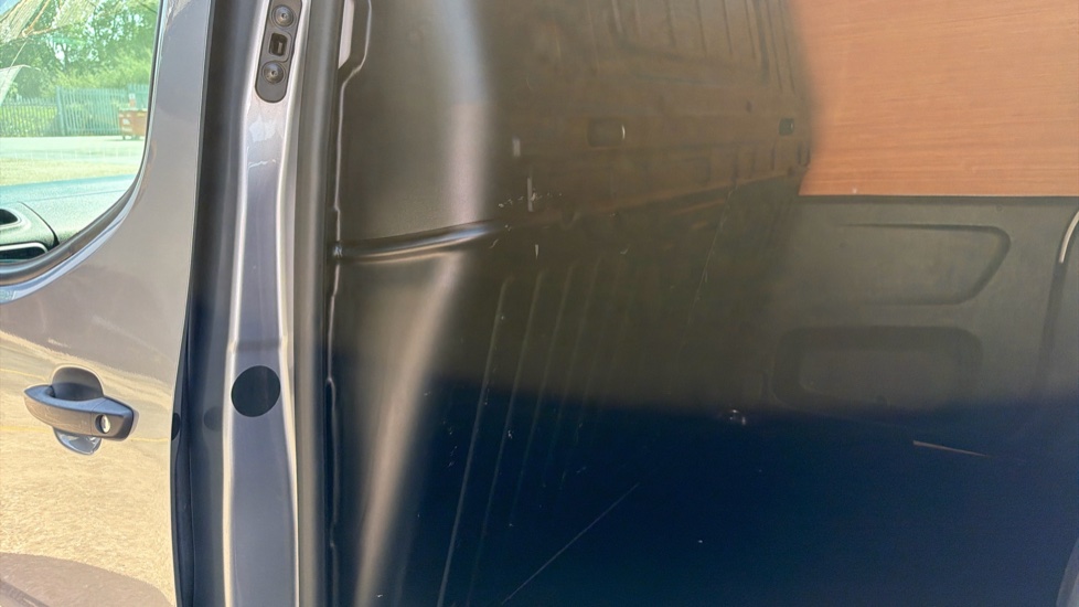 Peugeot Partner Standard Diesel 1.5 BlueHDi 100 Professional Van - Image 18