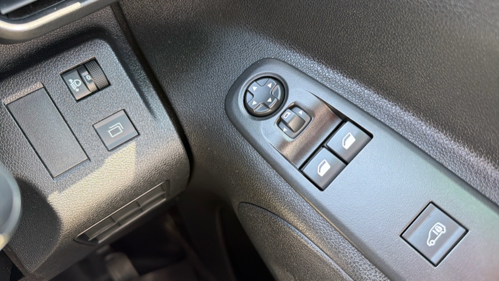 Peugeot Partner Standard Diesel 1.5 BlueHDi 100 Professional Van - Image 27
