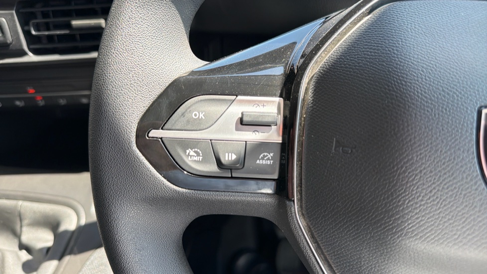 Peugeot Partner Standard Diesel 1.5 BlueHDi 100 Professional Van - Image 28