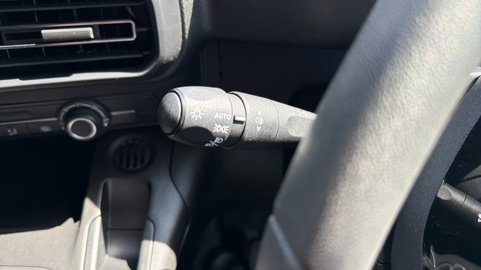 Peugeot Partner Standard Diesel 1.5 BlueHDi 100 Professional Van - Image 29