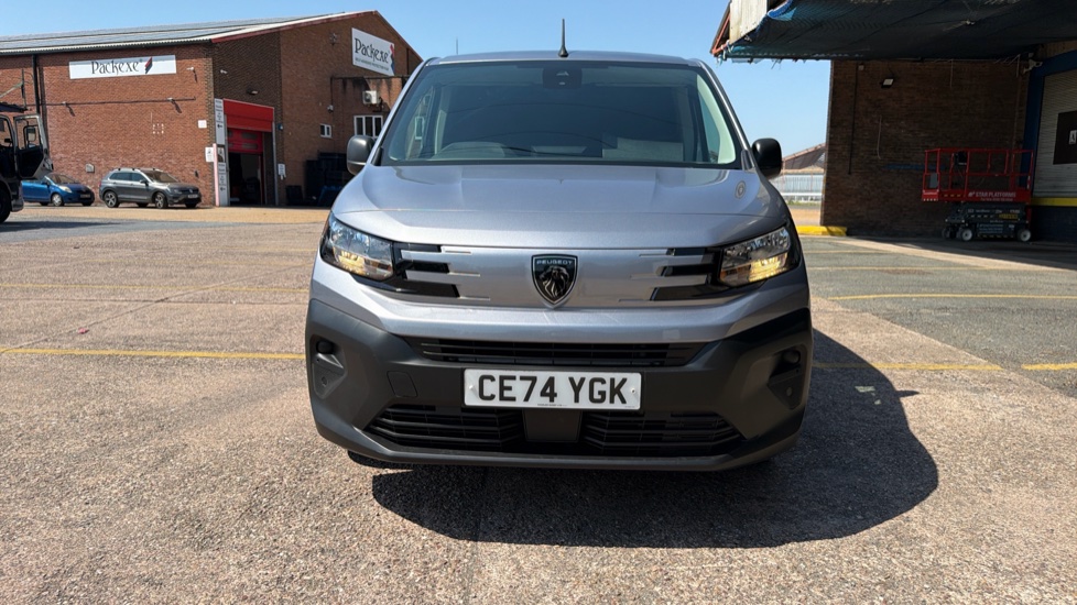 Peugeot Partner Standard Diesel 1.5 BlueHDi 100 Professional Van - Image 39