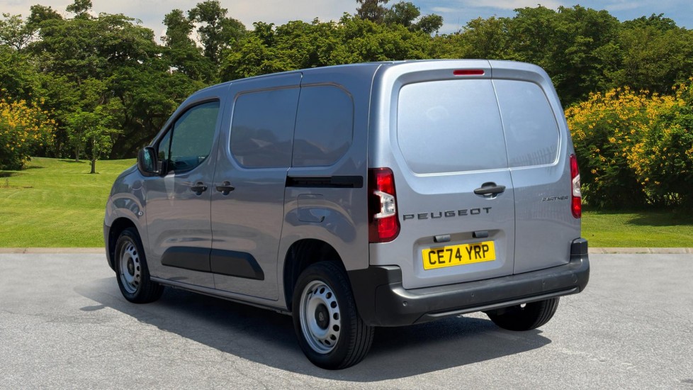 Peugeot Partner Standard Diesel 1.5 BlueHDi 100 Professional Van - Image 2