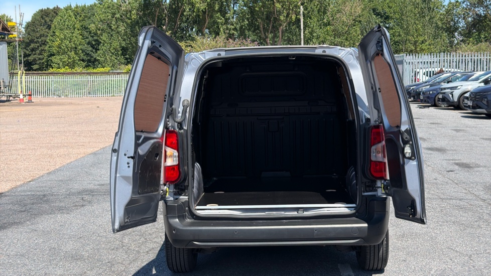 Peugeot Partner Standard Diesel 1.5 BlueHDi 100 Professional Van - Image 3