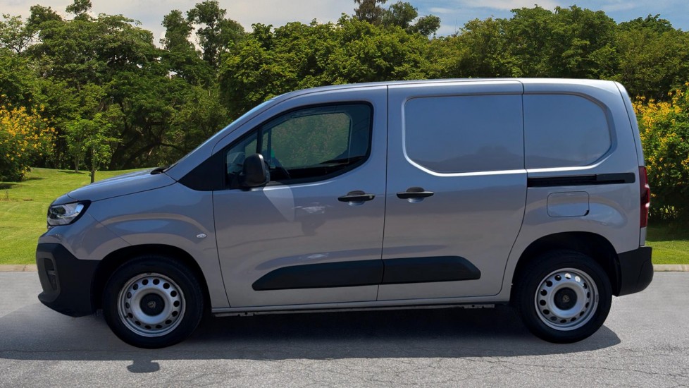 Peugeot Partner Standard Diesel 1.5 BlueHDi 100 Professional Van - Image 4