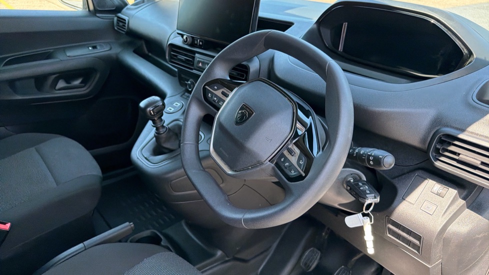 Peugeot Partner Standard Diesel 1.5 BlueHDi 100 Professional Van - Image 16