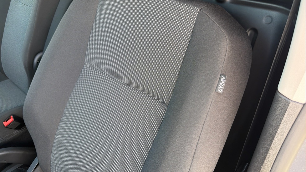 Peugeot Partner Standard Diesel 1.5 BlueHDi 100 Professional Van - Image 37