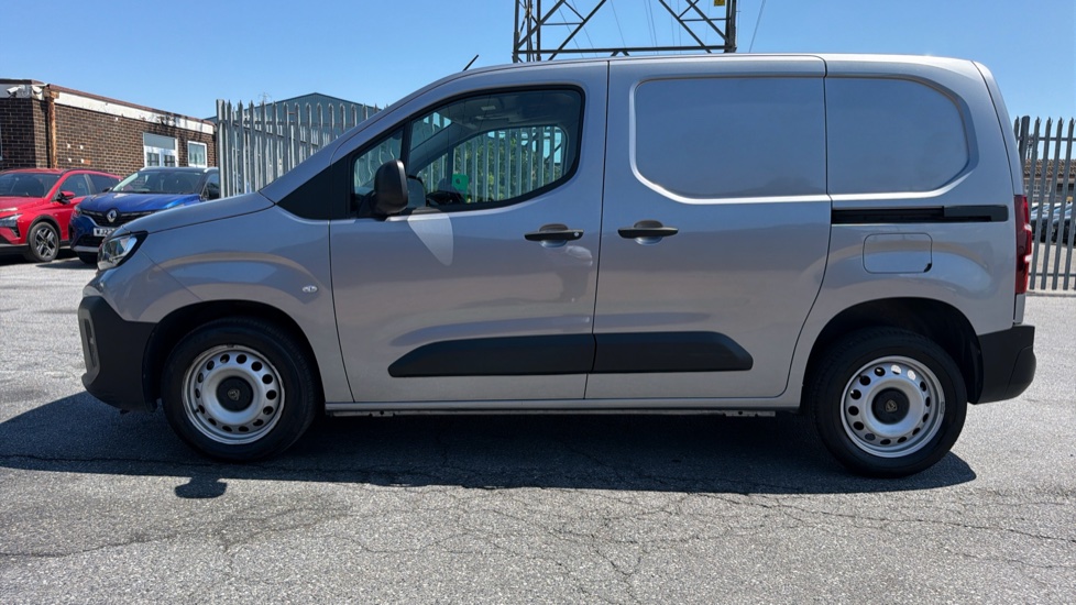 Peugeot Partner Standard Diesel 1.5 BlueHDi 100 Professional Van - Image 44