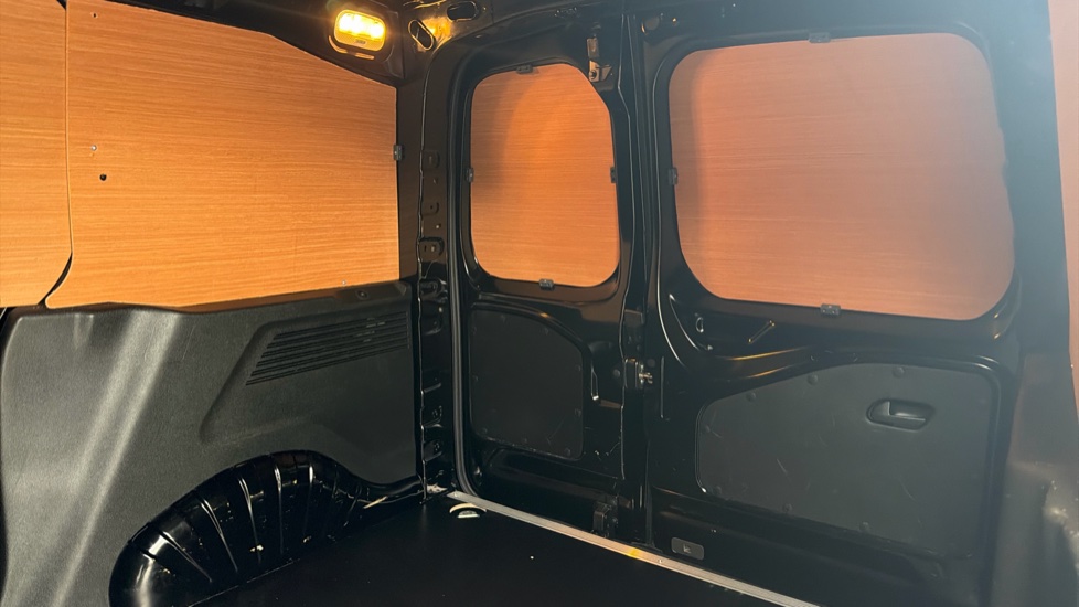 Peugeot Partner Standard Diesel 1.5 BlueHDi 100 Professional Van - Image 14