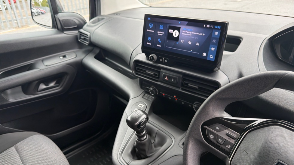 Peugeot Partner Standard Diesel 1.5 BlueHDi 100 Professional Van - Image 15