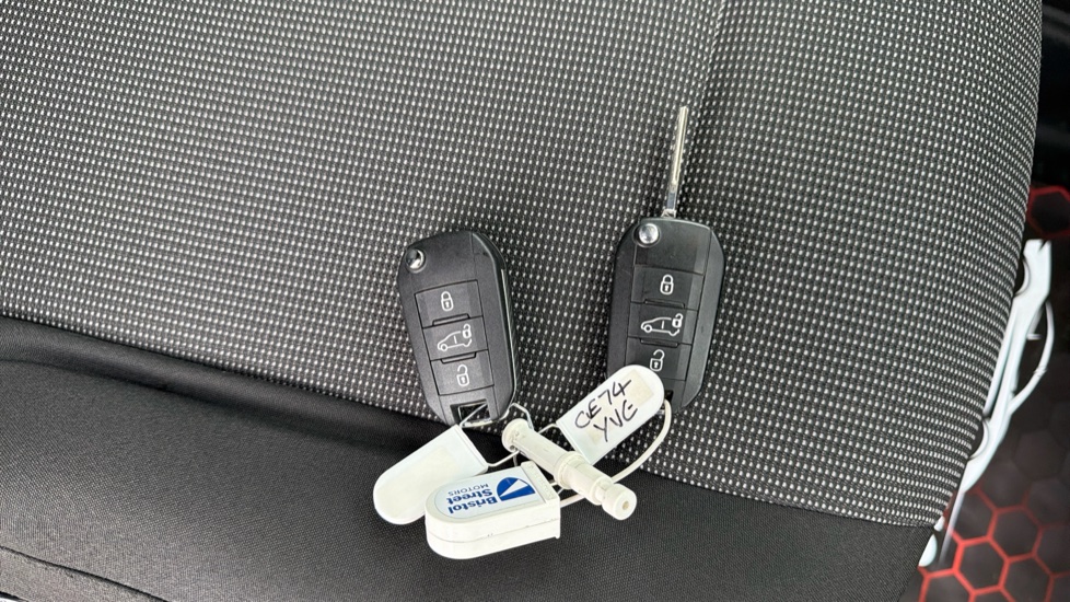 Peugeot Partner Standard Diesel 1.5 BlueHDi 100 Professional Van - Image 20