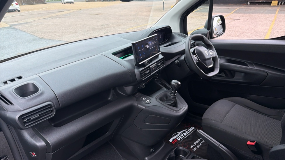 Peugeot Partner Standard Diesel 1.5 BlueHDi 100 Professional Van - Image 21