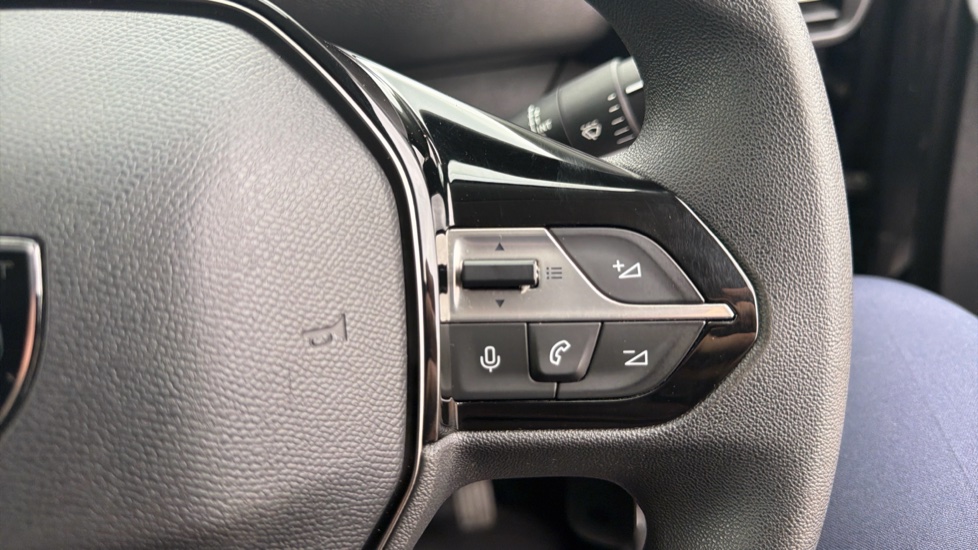 Peugeot Partner Standard Diesel 1.5 BlueHDi 100 Professional Van - Image 36