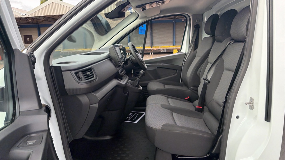 Nissan Primastar 30 L1 Diesel 2.0 dCi 110ps H1 Acenta Van - Image 13