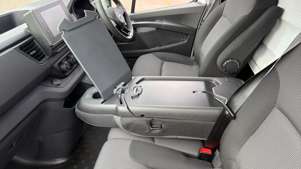 Nissan Primastar 30 L1 Diesel 2.0 dCi 110ps H1 Acenta Van - Image 33