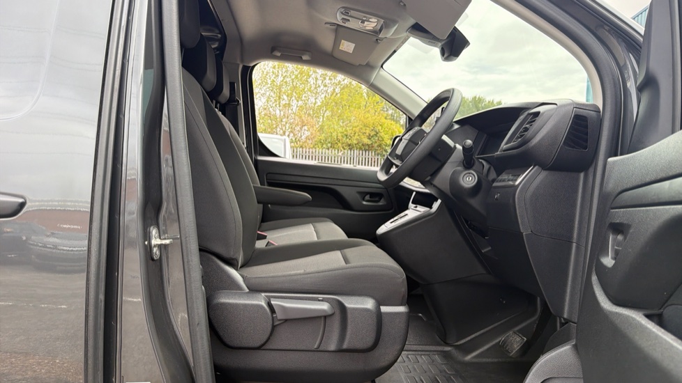 Vauxhall Vivaro L2 Diesel 2.0 Turbo D 145 Prime H1 Van Auto - Image 6