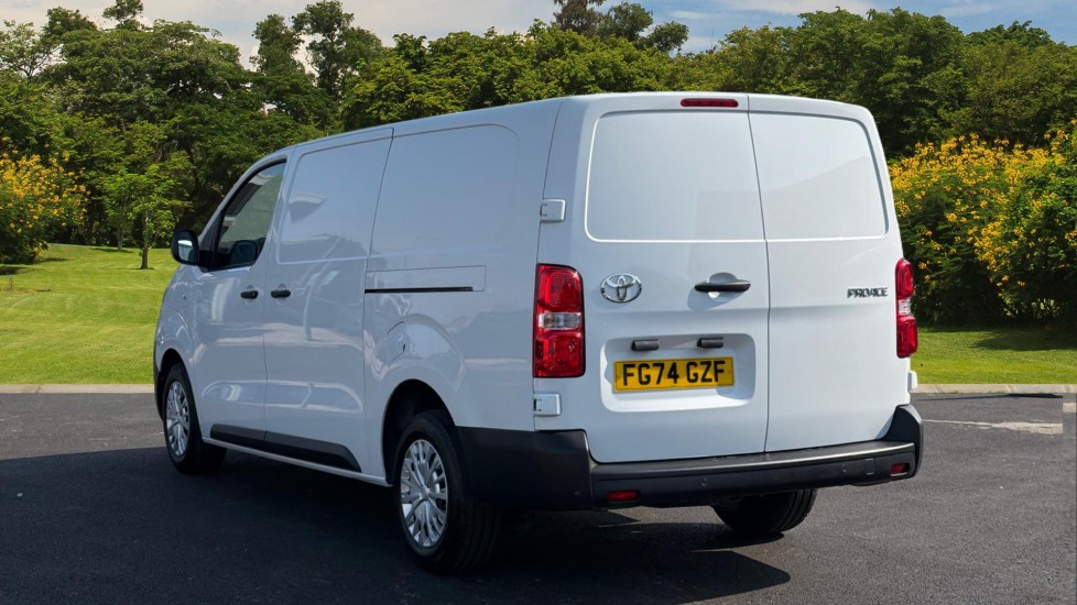 Toyota Proace L2 Diesel 2.0D 145 Icon Van - Image 2