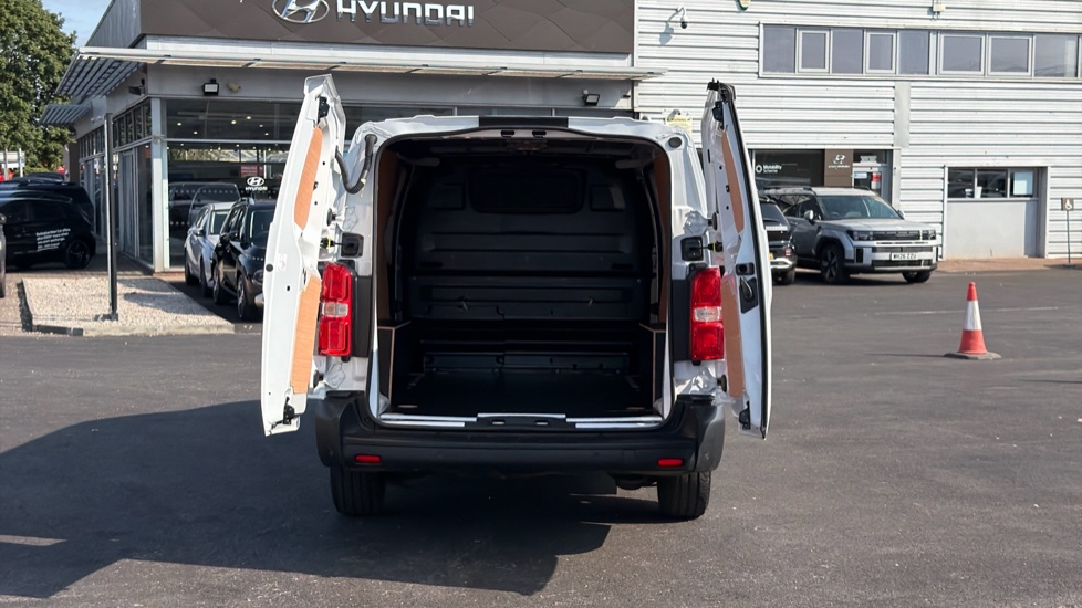 Toyota Proace L2 Diesel 2.0D 145 Icon Van - Image 3
