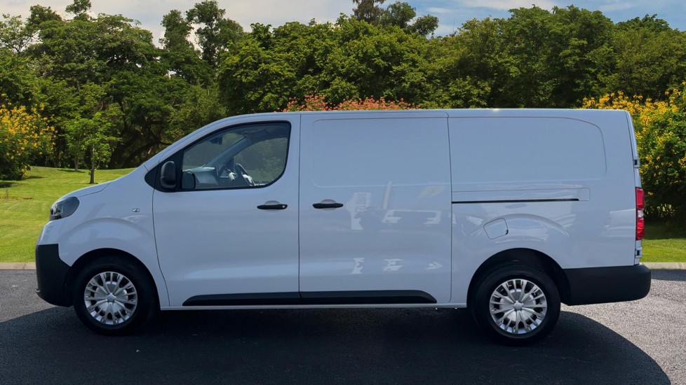 Toyota Proace L2 Diesel 2.0D 145 Icon Van - Image 4