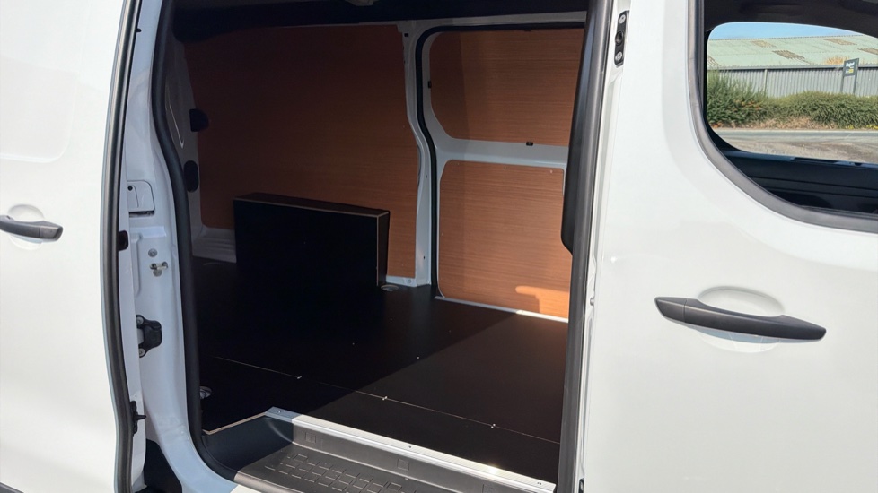 Toyota Proace L2 Diesel 2.0D 145 Icon Van - Image 5