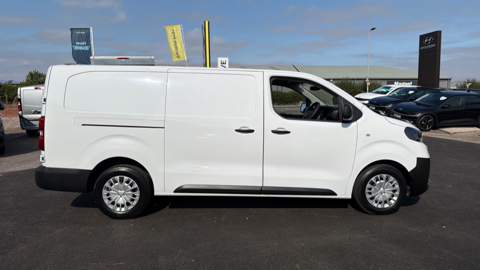 Toyota Proace L2 Diesel 2.0D 145 Icon Van - Image 9