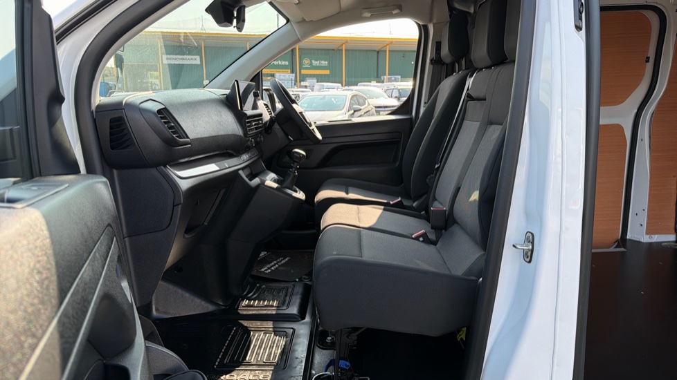 Toyota Proace L2 Diesel 2.0D 145 Icon Van - Image 13