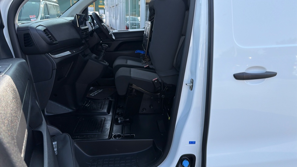Toyota Proace L2 Diesel 2.0D 145 Icon Van - Image 44