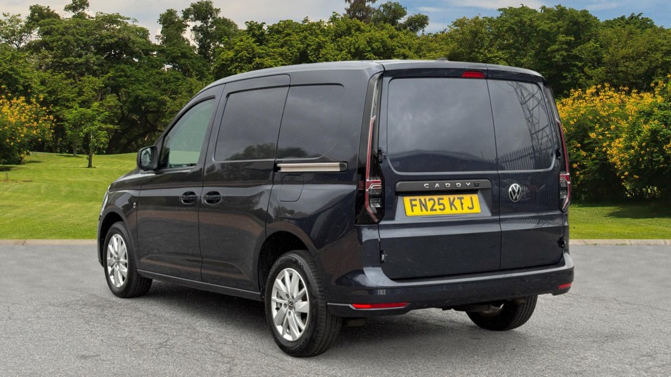Volkswagen Caddy Cargo C20 Diesel 2.0 TDI 122PS Commerce Pro Van DSG [Tech Pack] - Image 2