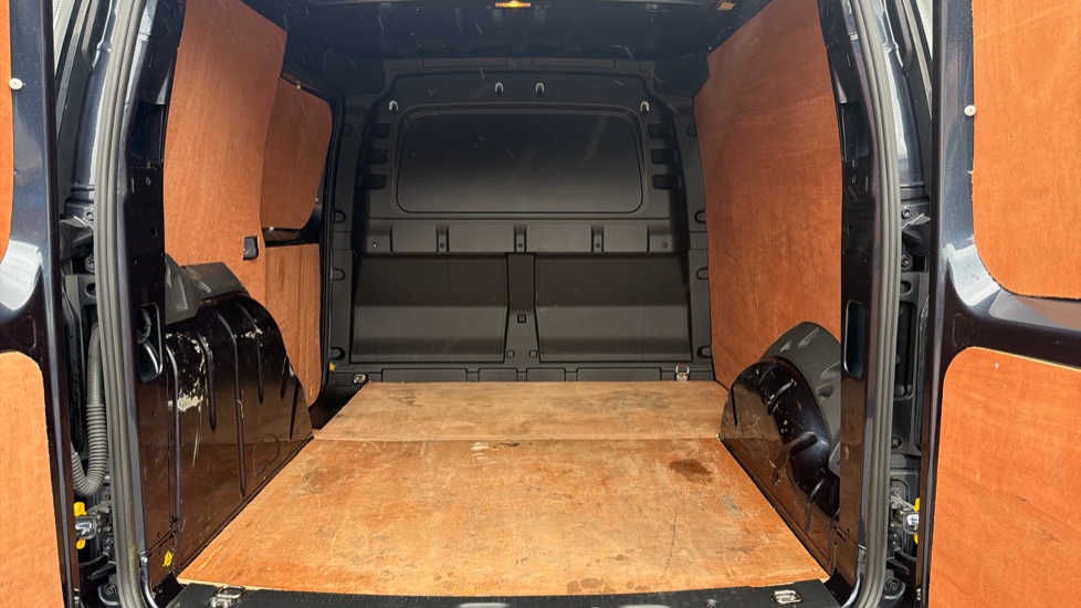 Volkswagen Caddy Cargo C20 Diesel 2.0 TDI 122PS Commerce Pro Van DSG [Tech Pack] - Image 12