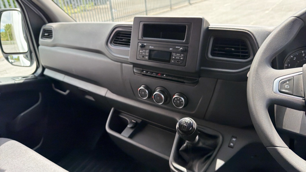 Renault Master Lwb Diesel Fwd LL35 ENERGYdCi 145 Business Luton Box Van [20m3] - Image 15