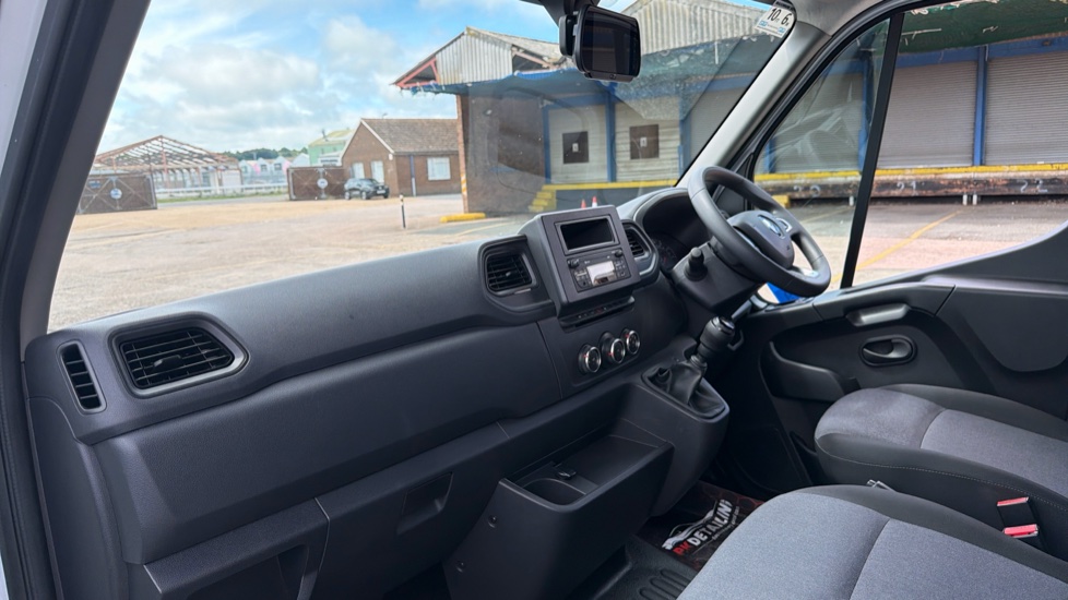 Renault Master Lwb Diesel Fwd LL35 ENERGYdCi 145 Business Luton Box Van [20m3] - Image 24