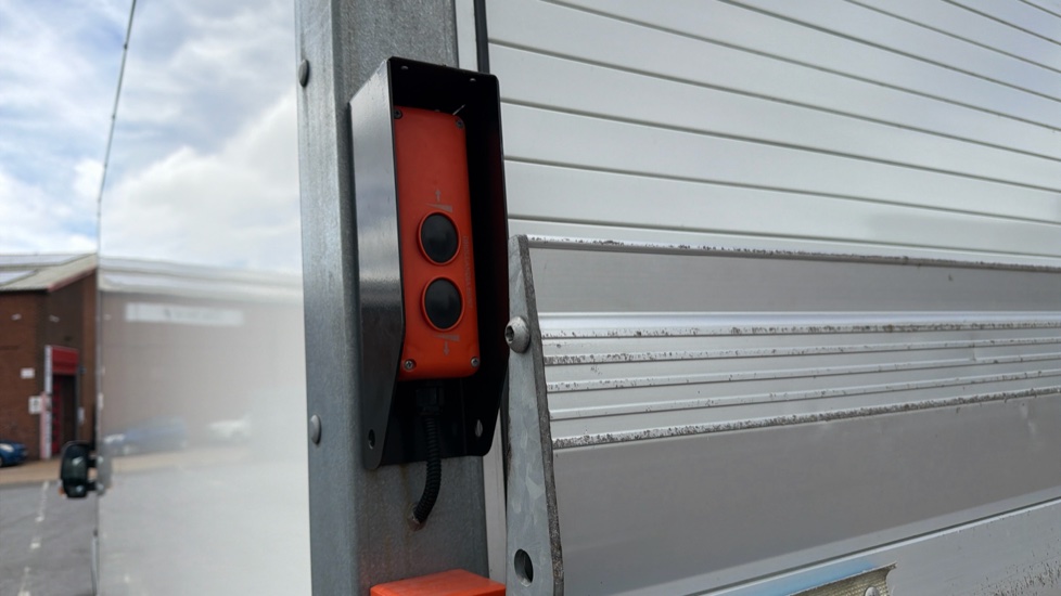 Renault Master Lwb Diesel Fwd LL35 ENERGYdCi 145 Business Luton Box Van [20m3] - Image 29