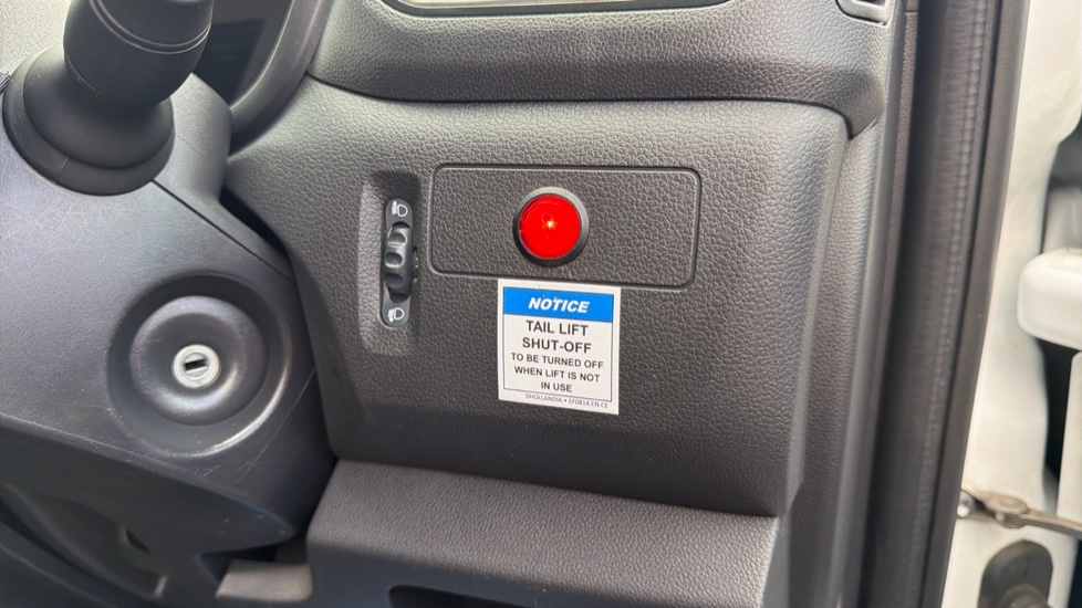 Renault Master Lwb Diesel Fwd LL35 ENERGYdCi 145 Business Luton Box Van [20m3] - Image 30
