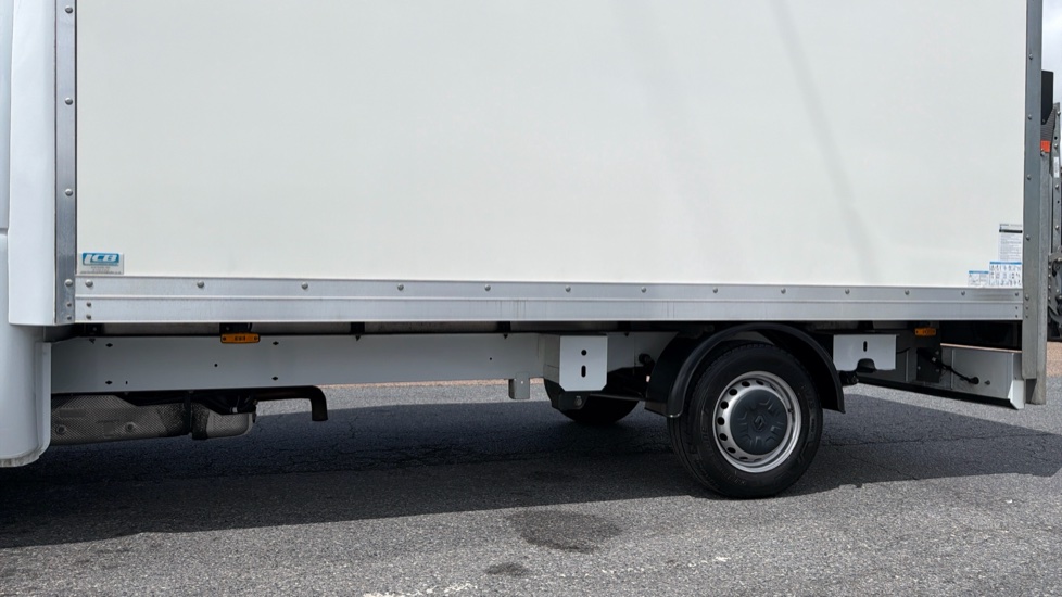 Renault Master Lwb Diesel Fwd LL35 ENERGYdCi 145 Business Luton Box Van [20m3] - Image 41