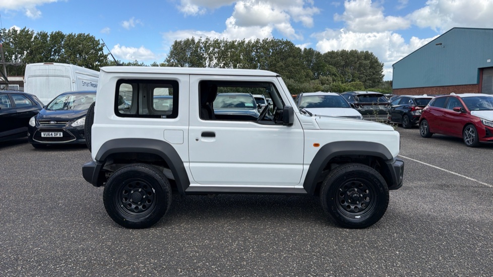Suzuki Jimny Petrol 1.5 ALLGRIP Commercial 4WD Estate - Image 9