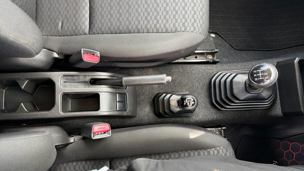 Suzuki Jimny Petrol 1.5 ALLGRIP Commercial 4WD Estate - Image 25