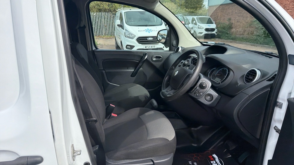 Renault Kangoo Maxi Ze Electric LL21 44kW 33kWh Business i-Van Auto - Image 6