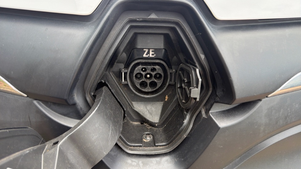 Renault Kangoo Maxi Ze Electric LL21 44kW 33kWh Business i-Van Auto - Image 39