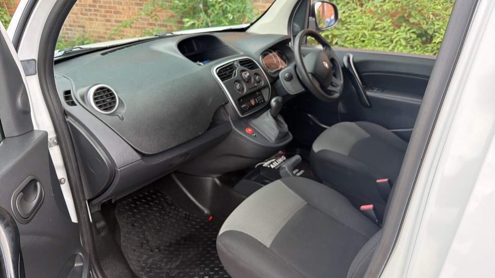 Renault Kangoo Maxi Ze Electric LL21 44kW 33kWh Business i-Van Auto - Image 40